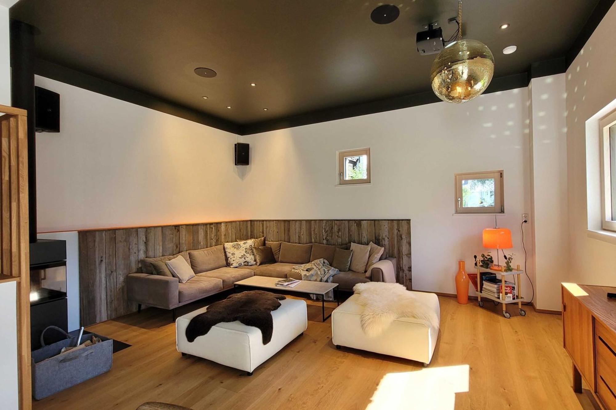 Aurakarwendel Apartament *